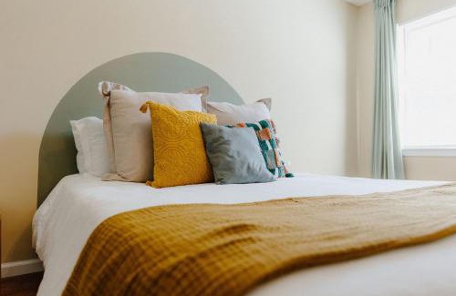 Midtown Apartment | Centrally Located 3BR Overton Square Fast WiFi Free Parking Yes Pets