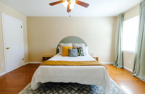 Midtown Apartment | Centrally Located 3BR Overton Square Fast WiFi Free Parking Yes Pets