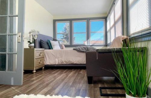 Niagara Falls House | Centrally Located 5BR house in Niagara Falls
