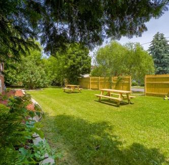 Niagara Falls House | Centrally Located 5BR house in Niagara Falls