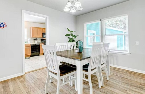 Galveston House | Centrally located and close to the ferry