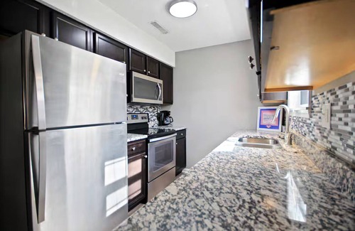 Columbia Apartment | Centrally Located Apt with Pool in Columbia, MO