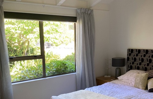 Motueka House | Centrally located Beautiful large 4 bed home, 2 bathrooms, large inground pool