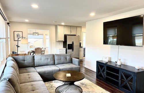 Greensboro House | Centrally Located Cozy House,2 king beds,Game Room