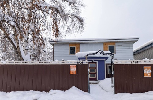 Fairbanks House | Centrally Located, comfortable 2 bedroom home