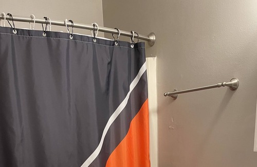Toledo Apartment | Centrally located Cozy 2 bedroom Apartment 8 Mins from the Mall