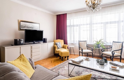 Macka Apartment | Centrally Located Flat in Besiktas