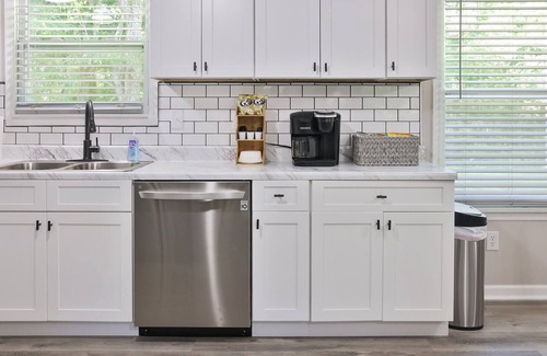 Oxford House | Centrally located, freshly updated home in Oxford