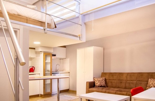 Izmir City Centre Apartment | Centrally Located Fully Furnished Flat in Konak