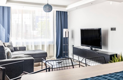 Kadikoy Apartment | Centrally Located Furnished Flat in Kadikoy