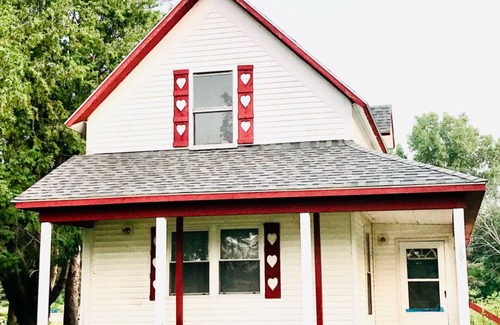 Omer Ski Chalet | Centrally Located Getaway in MI’s Smallest City! Tubing, fishing, so much more!