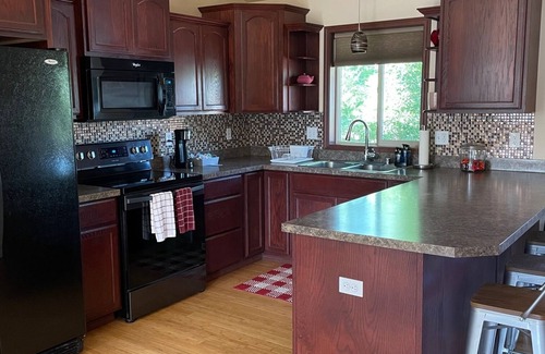 Lincoln Heights House | Centrally Located Home w/Game Room - Pet Friendly w/HUGE Yard