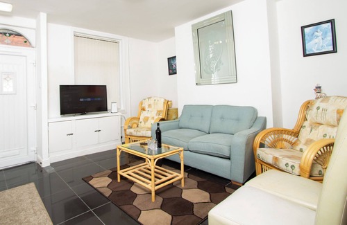 Manchester House | Centrally located in Manchester/Failsworth 2 bedroom house for 5 people