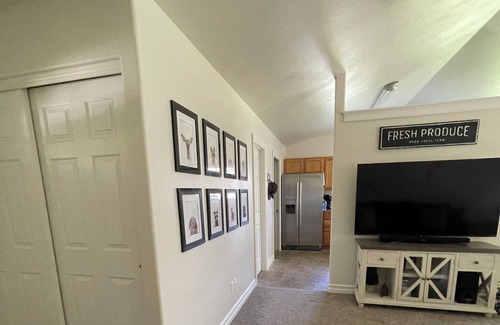 Hamilton House | Centrally located in Hamilton, the heart of the Bitterroot Valley. No pet fee!