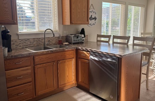 Hamilton House | Centrally located in Hamilton, the heart of the Bitterroot Valley. No pet fee!
