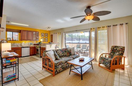 Historic Kailua Village Apartment | Centrally Located Kailua-Kona Condo with Lanai!