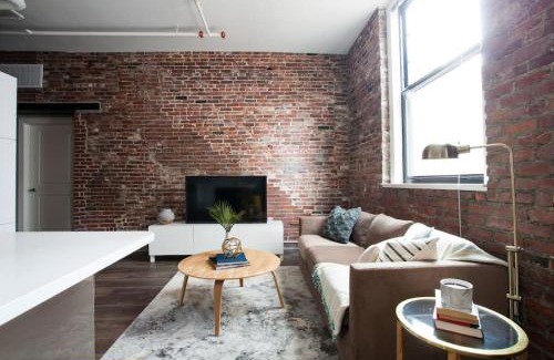 Downtown Boston Apartment | Centrally Located Luxurious Loft Walk Anywhere