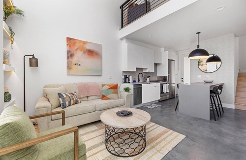 Lower Queen Anne House | Centrally located, modern Seattle townhome breathtaking SpaceNeedle views!