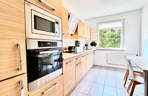 Suedviertel Condo | Centrally located near Essen main station and the University of Duisburg-Essen