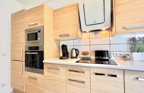 Suedviertel Condo | Centrally located near Essen main station and the University of Duisburg-Essen
