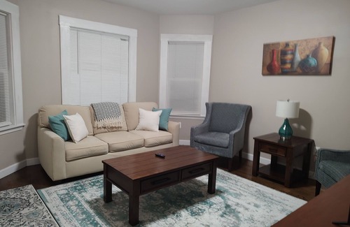 Salem Apartment | Centrally Located Newly Renovated Three Bed Room