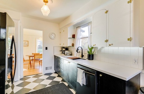 Portland House | Centrally Located Portland Home: Pets Welcome!