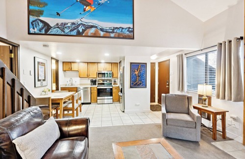 Park City Condo | Centrally located quiet condo in Park City tucked beneath the Canyons Ski Resort