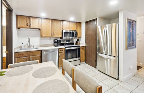 Park City Condo | Centrally located quiet condo in Park City tucked beneath the Canyons Ski Resort