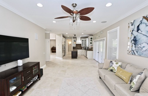 Naples House | Centrally Located Single Family Home