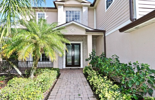 Naples House | Centrally Located Single Family Home
