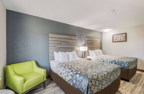 Lovington Hotel | Centrally Located Stay Right off I-35 | Budget-friendly Hotel Room