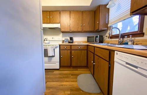 Urbana Condo | Centrally located to all things Champaign-Urbana!