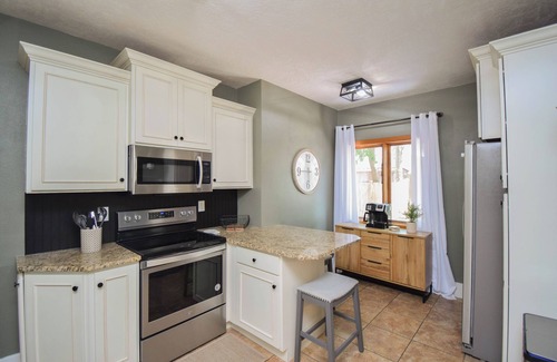Sioux Falls House | Centrally Located Updated 1927 Art Deco