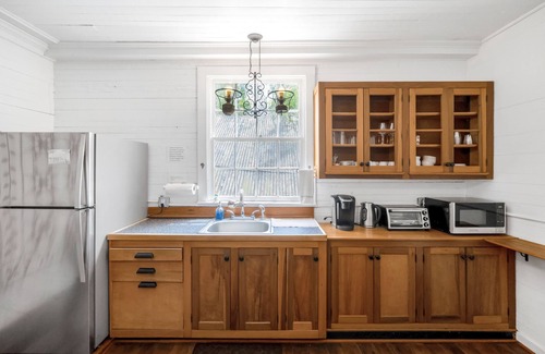 Historic Downtown Apalachicola Apartment | Centrally Located in Apalach | Sip, Sit, and Relax