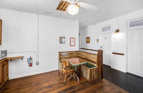 Historic Downtown Apalachicola Apartment | Centrally Located in Apalach | Sip, Sit, and Relax