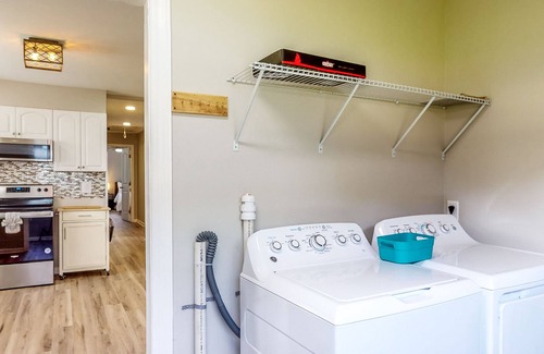 Bloomingdale House | Centrally Located - Boat Parking & Large Yard