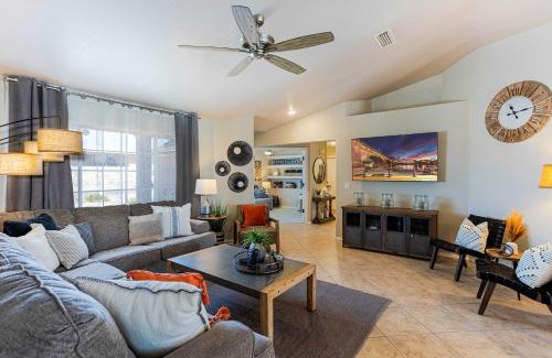 Lake Havasu City House | Centrally Located Lake Havasu Home with Huge Patio!