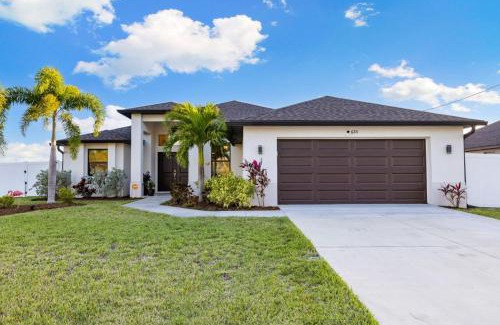 Pelican House | Centrally Located - Waterfront Pool Home Convenient Location