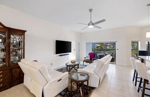 Pelican House | Centrally Located - Waterfront Pool Home Convenient Location