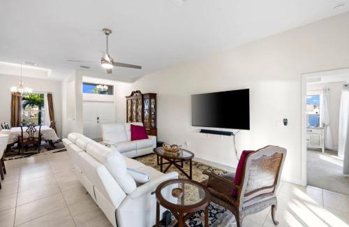 Pelican House | Centrally Located - Waterfront Pool Home Convenient Location