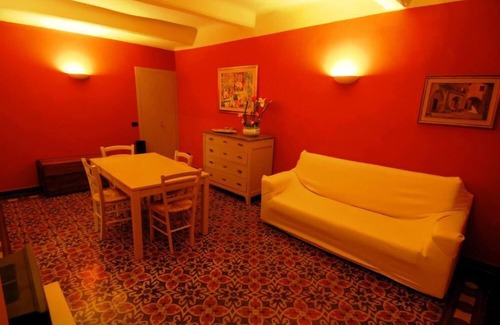 Levanto Apartment | CENTRALLY quiet and typical residence -150 mt. from the sea
