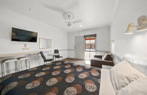 Nagambie Hotel | Centre Town Motel