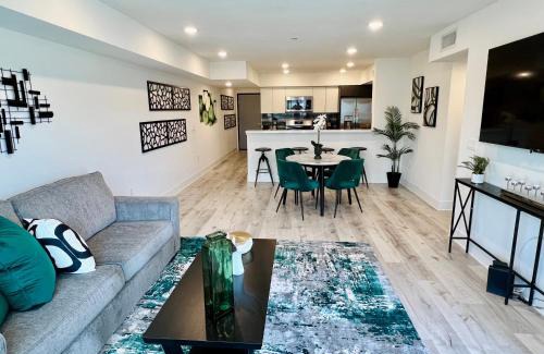 West Los Angeles Apartment | Century City Chic 4 sleep free parking 402