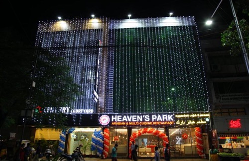 Thousand Lights Hotel | century courtyard