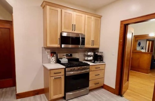 Quincy House | Century Old Craftsman Brick House
