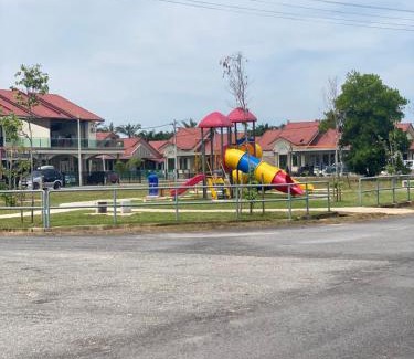 Kampong Raja House | Cerah Homestay