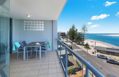 Caloundra Apartment | Cerulean Beachfront Apartment - Unit 9