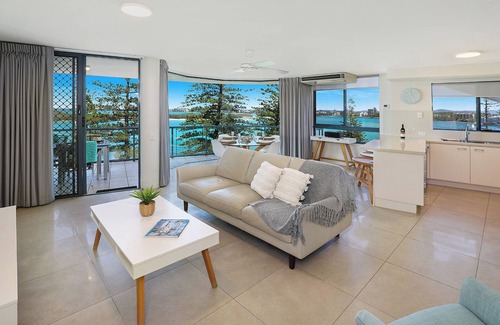 Caloundra Apartment | Cerulean Beachfront Apartment - Unit 9