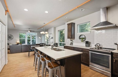 Woodstock House | Cesar's Townhome