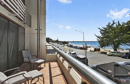 Point Lonsdale House | Cetacea